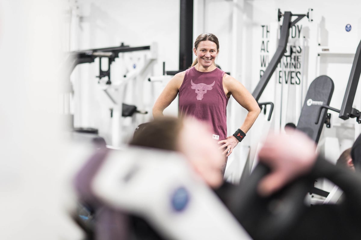 Personal trainer in gym